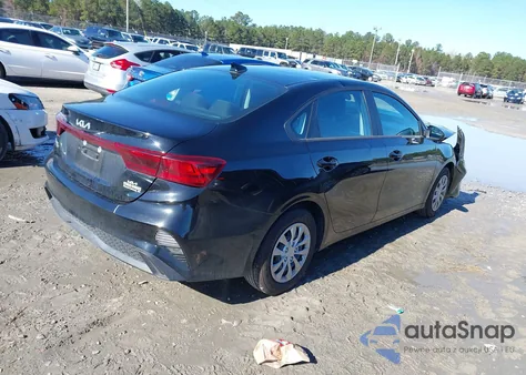 2024 Kia Forte Lx z USA, uszkodzony, nr VIN 3KPF24AD2RE699133